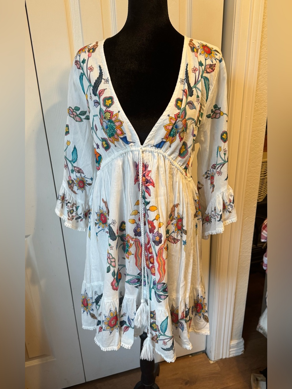 NATURAL LIFE White Mini Dress with Multicolor Floral Embroidery